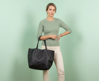 Everyday Slouchy Tote in Full-Grain Leather – Black Edition