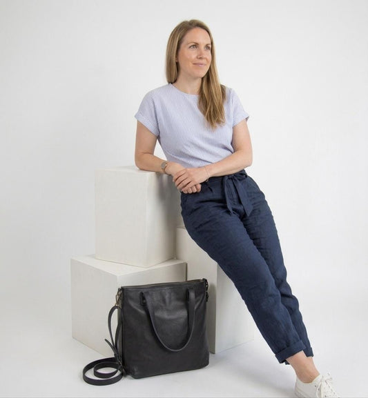The Artisan Black Leather Tote: Versatile Shopper & Shoulder Bag