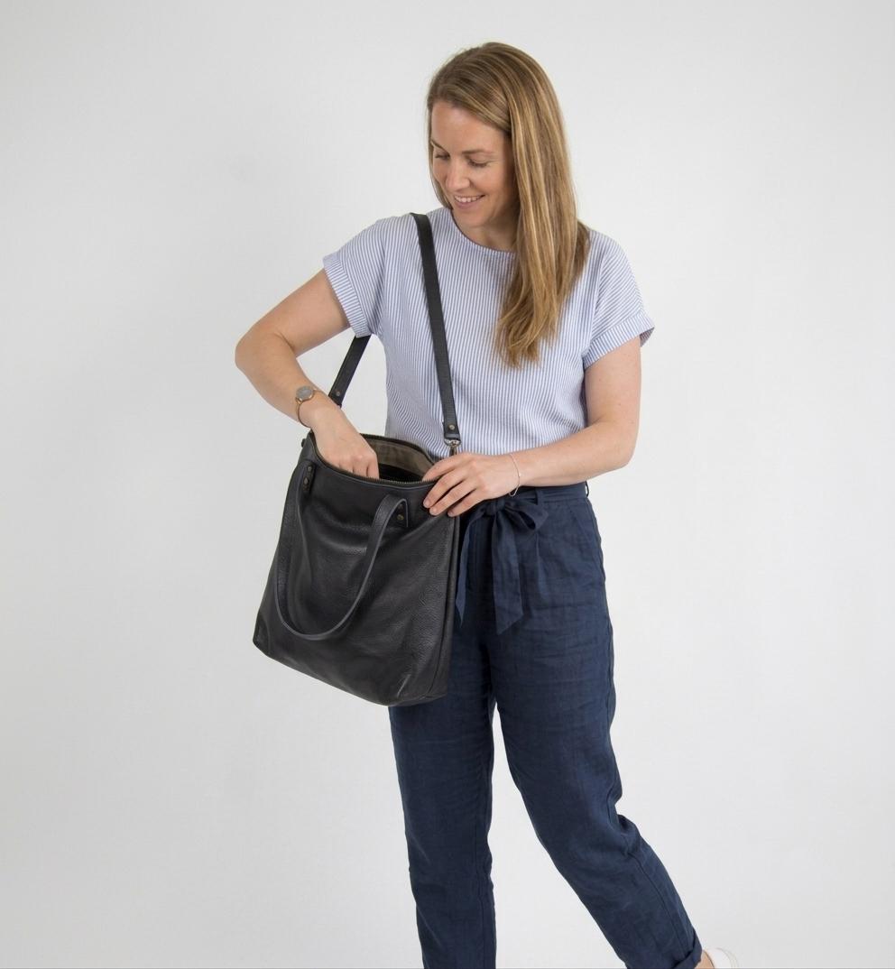 The Artisan Black Leather Tote: Versatile Shopper & Shoulder Bag
