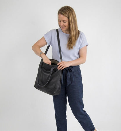 The Artisan Black Leather Tote: Versatile Shopper & Shoulder Bag