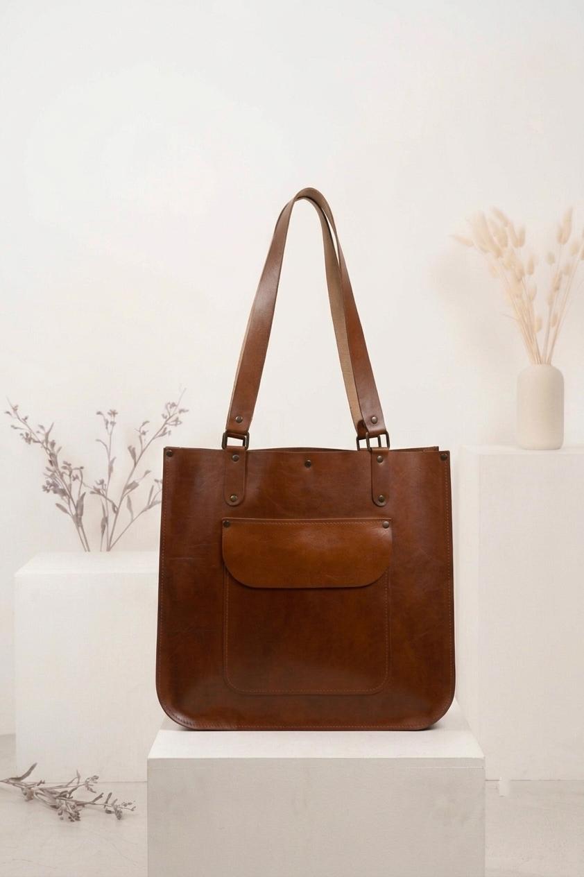 Handcrafted Italian Leather Shopper Bag: Brown Shoulder Bag